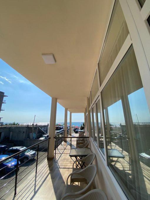Sunshine Hotel كفارياتي المظهر الخارجي الصورة