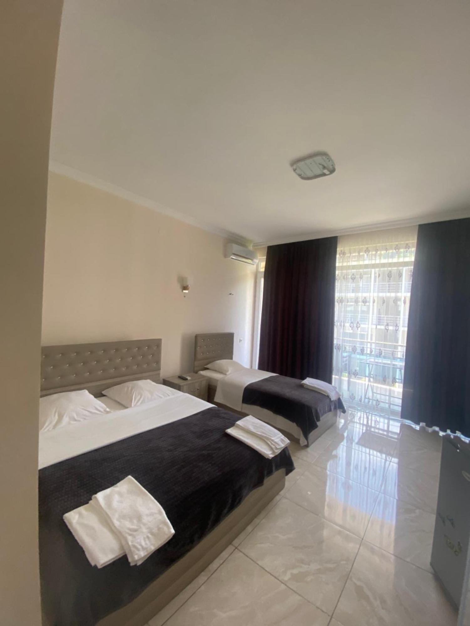 Sunshine Hotel كفارياتي المظهر الخارجي الصورة
