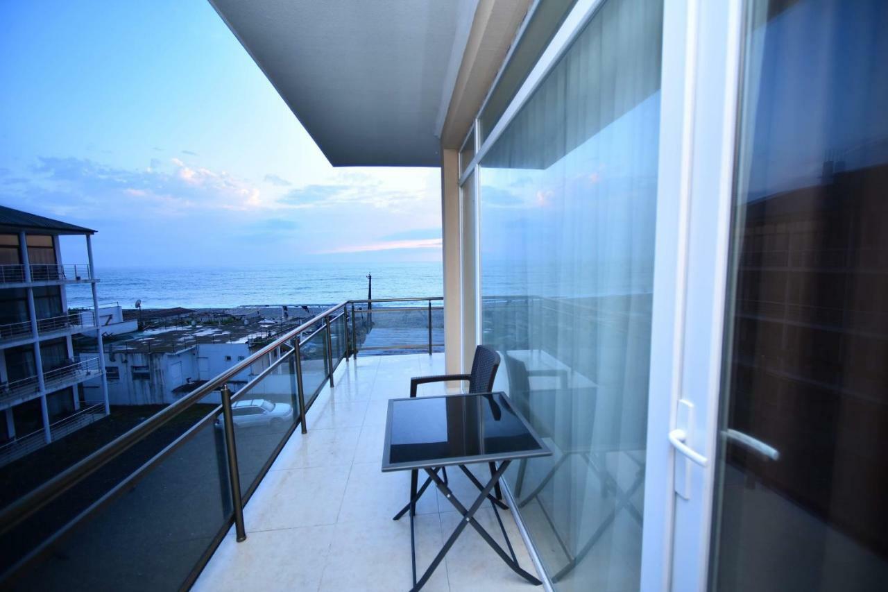 Sunshine Hotel كفارياتي المظهر الخارجي الصورة